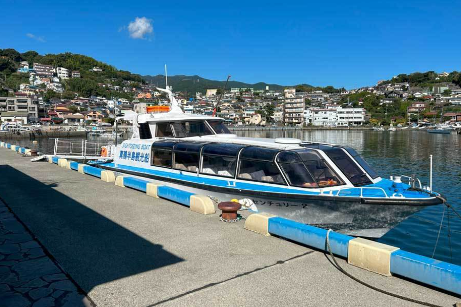 横浜・中型船