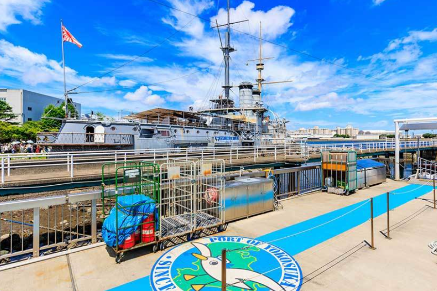 横須賀三笠桟橋・集合場所