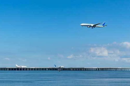東京羽田空港沖