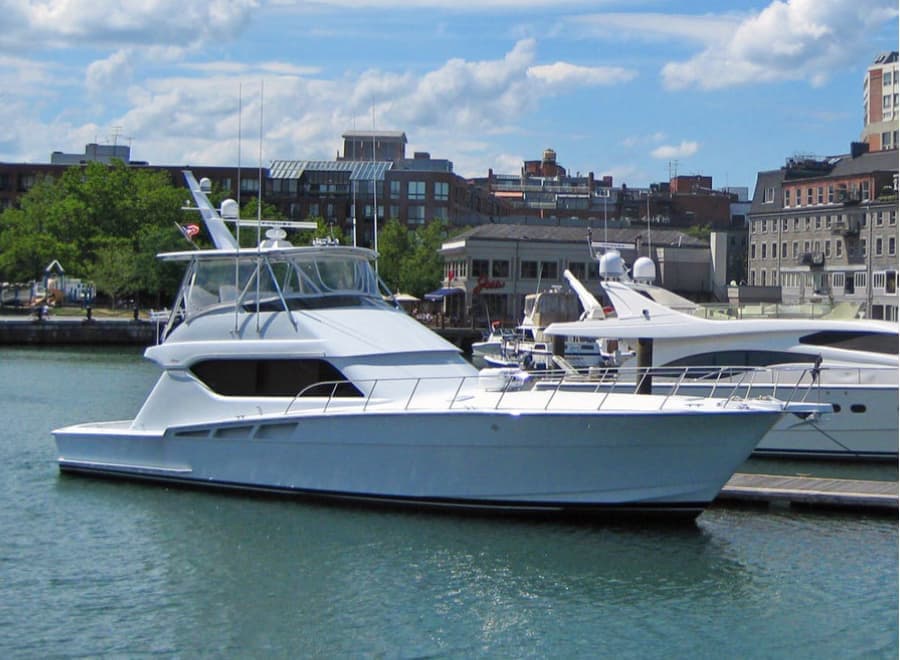 相模湾・葉山沖の船