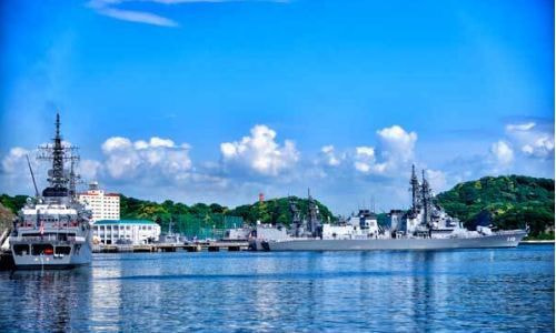 横須賀基地沖