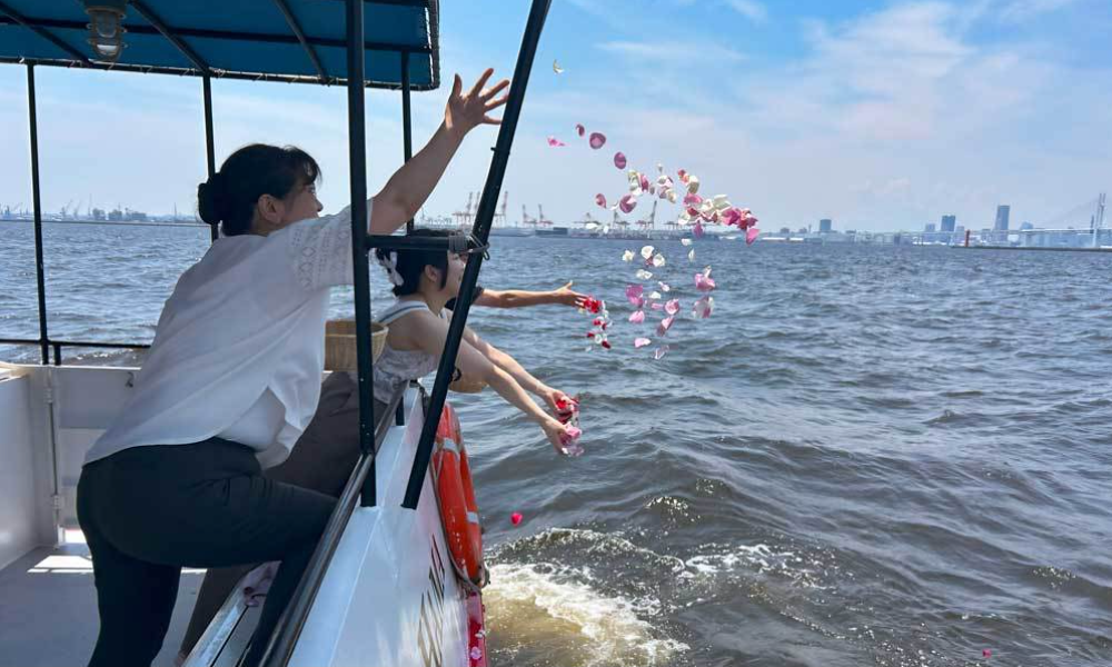 横浜ベイブリッジ沖・海洋散骨イメージP