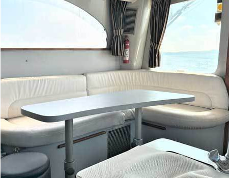 湘南船-BT・キャビン前方から