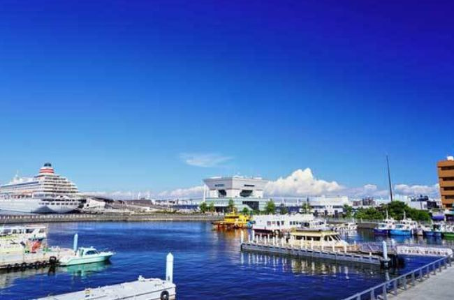 横浜ベイブリッジ沖のプライベート散骨出航場所・象の鼻桟橋｜観光地近くでアクセス便利