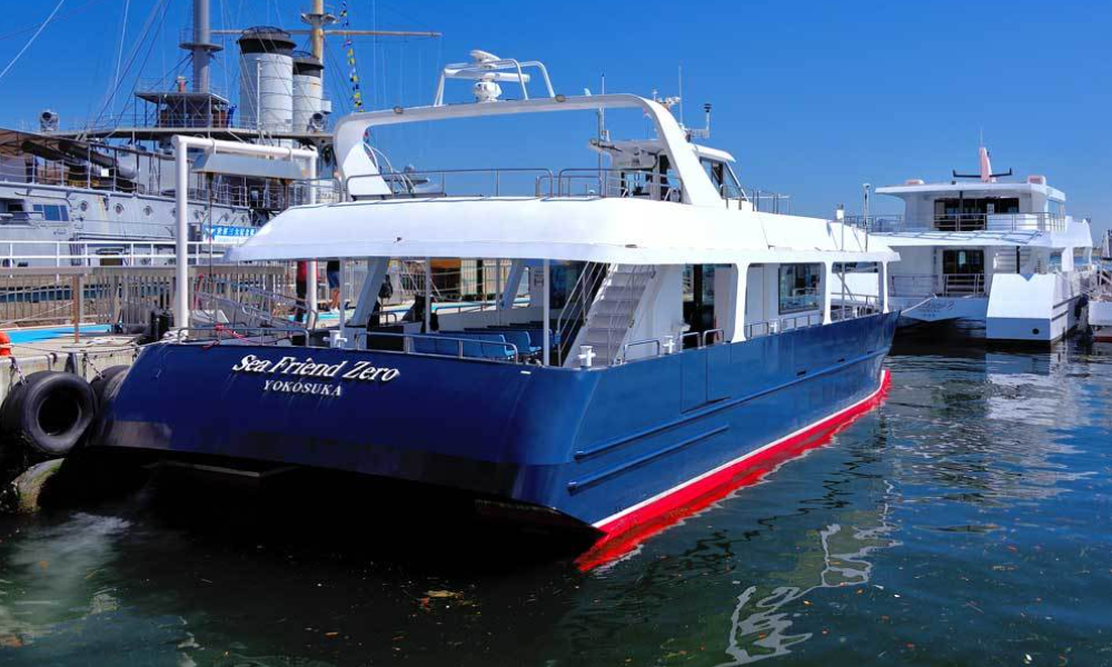 横須賀の合同散骨で使用する大型船（カタマラン船）｜安定性に優れたSea Friend Zero