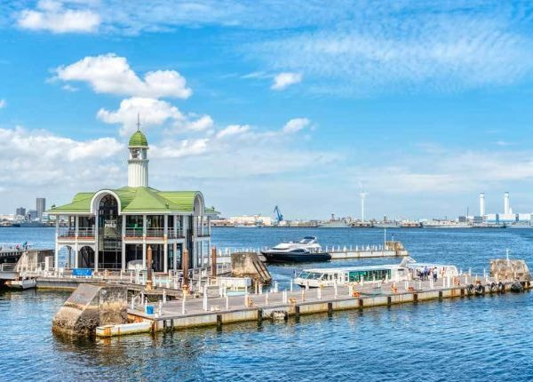 横浜みなとみらいの出航桟橋「ぷかりさん橋」｜貸切プライベート散骨で利用する横浜港の桟橋