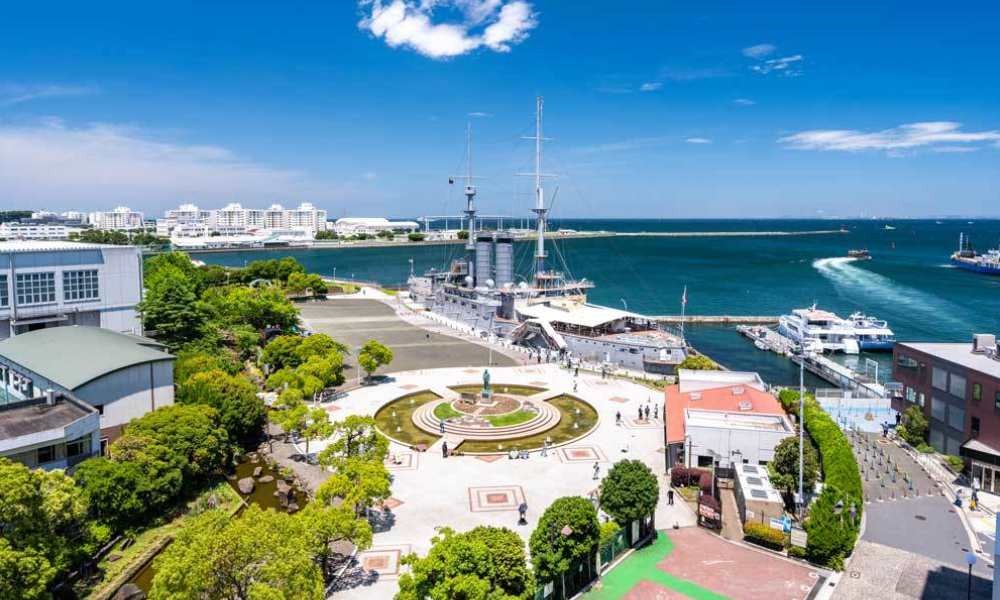 横須賀・三笠公園と猿島を望む出航エリア｜猿島沖合同散骨の集合場所周辺