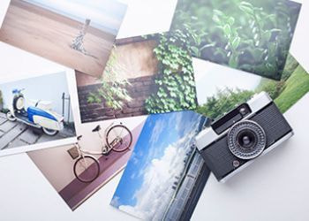 散骨当日の様子を記録する、写真撮影と写真データのイメージ